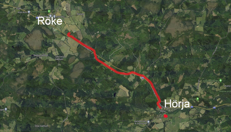 En karta som visar var överföringsledningarna för vatten och avlopp mellan Röke och Hörja föreslås att ligga. 